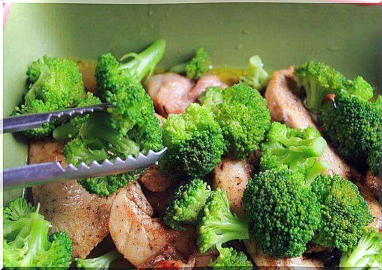 you can prepare broccoli with chicken