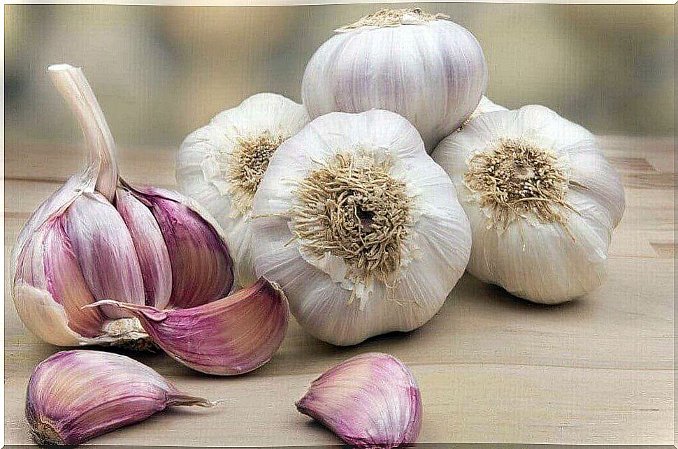 to Treat Sleep Apnea with Garlic |