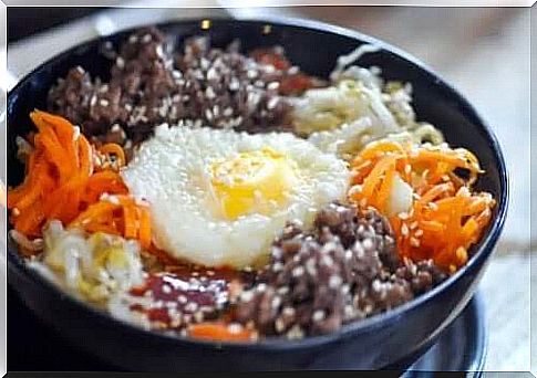 Bibimbap contains eggs and vegetables