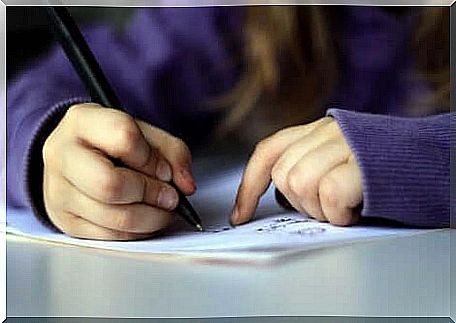 Writing a letter can help a child deal with the death of a loved one