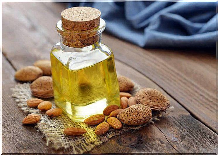 you can whiten dark under-eye with almond oil