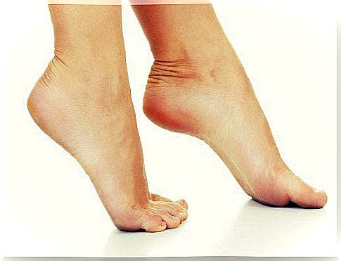 Sweating of the feet can be prevented with talc