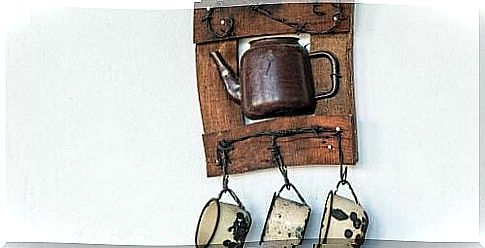 Make your own items for your kitchen by recycling old items