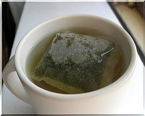 The antioxidants in green tea benefit the liver