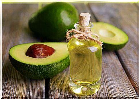 longer hair with avocado oil