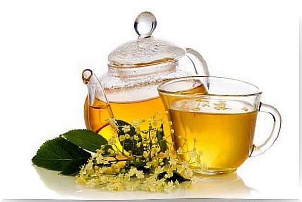 Dandelion tea for liver cleansing