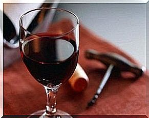 Red Wine Benefits - 10 Health Benefits You Didn't Know