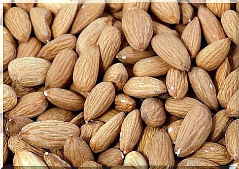 a bunch of almonds