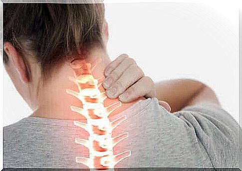 Round neck: Symptoms and Treatment