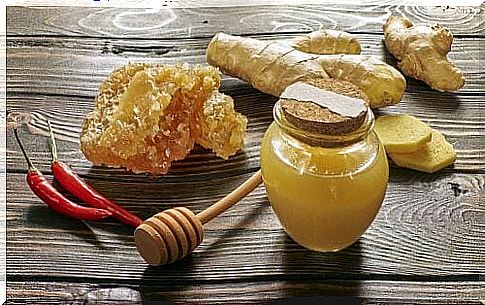 soothe the cough with honey and ginger