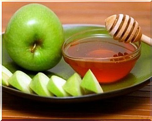 soothe the cough with an apple